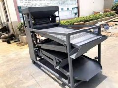 8層復(fù)試花椒振動(dòng)篩 小型家用花椒篩選機(jī)發(fā)往四川綿陽